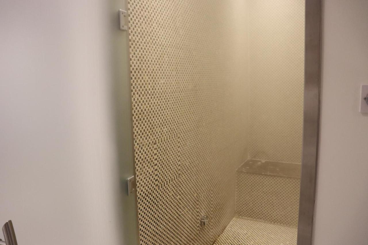 Thwary Hotel Suites リヤード エクステリア 写真