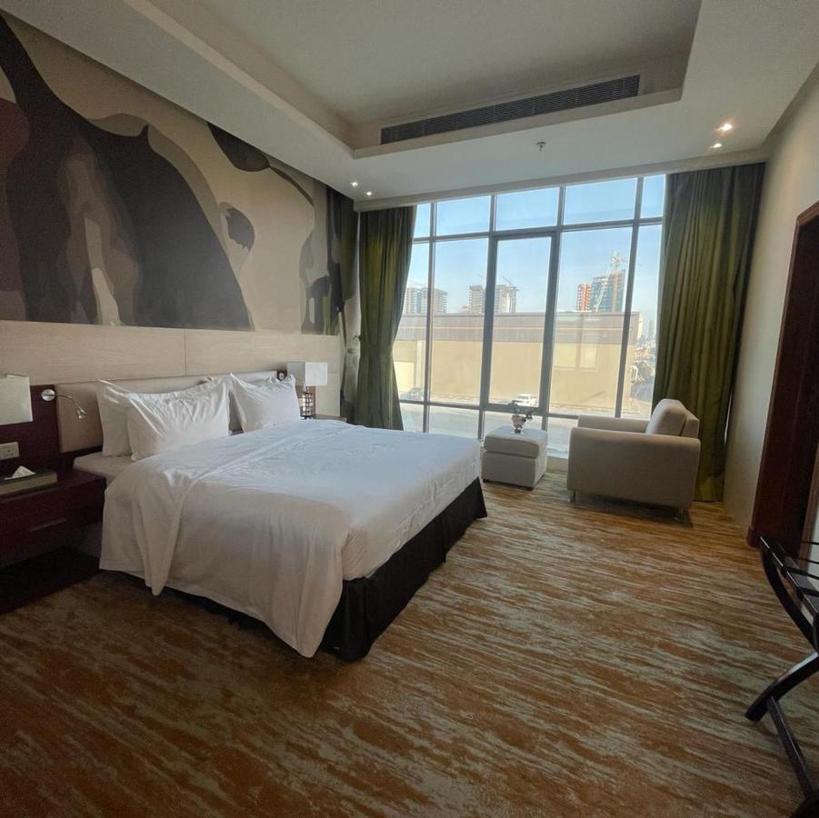 Thwary Hotel Suites リヤード エクステリア 写真