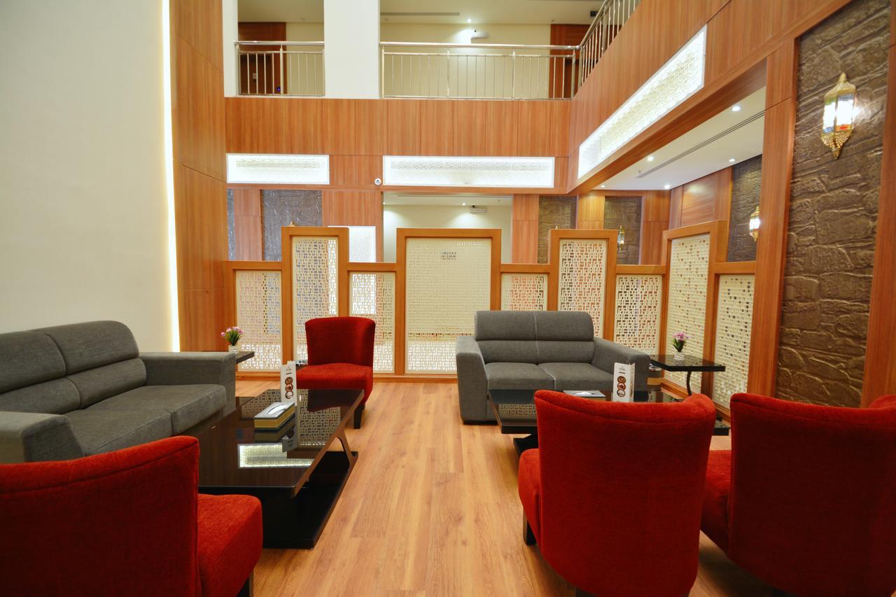 Thwary Hotel Suites リヤード エクステリア 写真