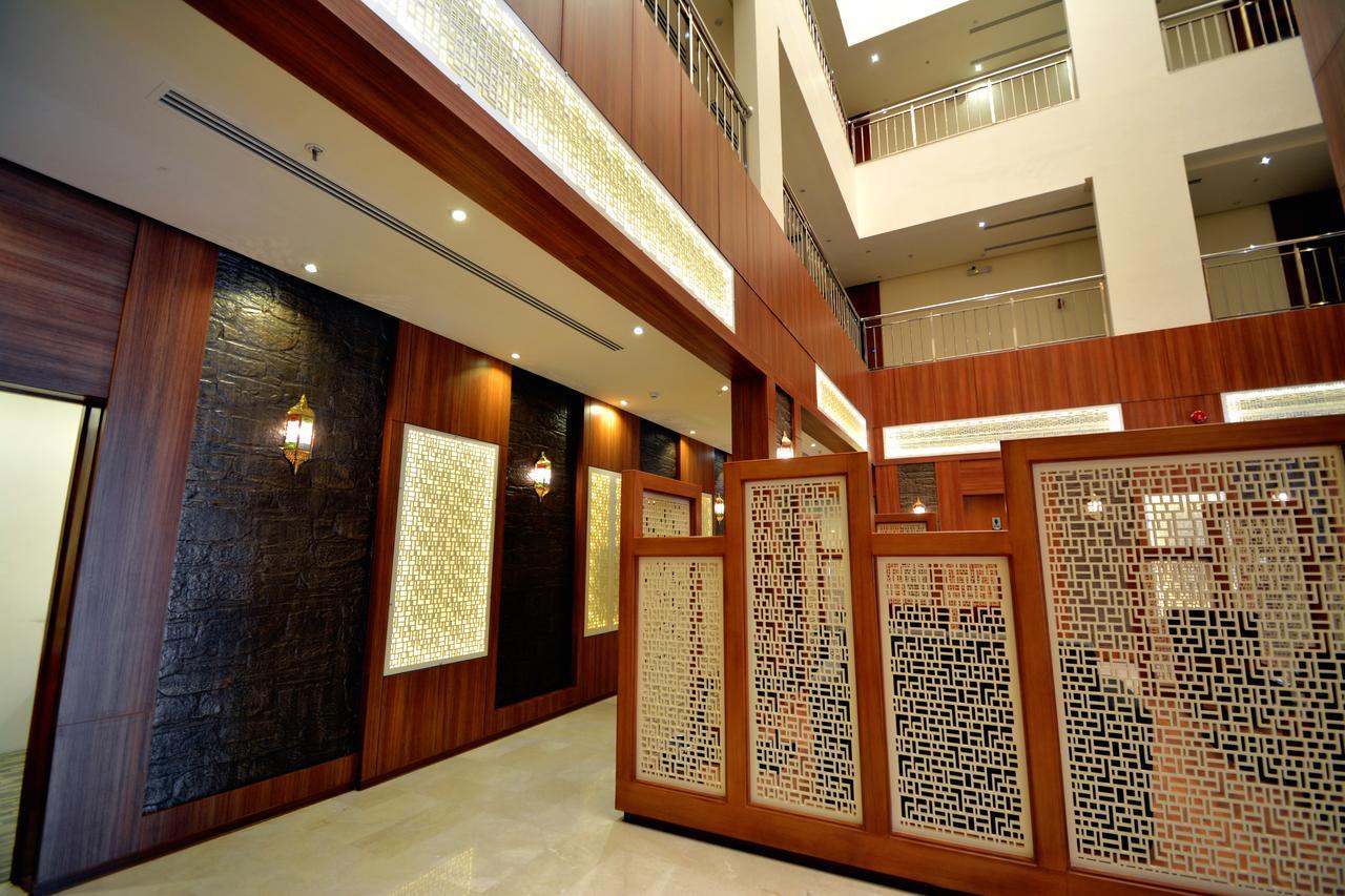 Thwary Hotel Suites リヤード エクステリア 写真