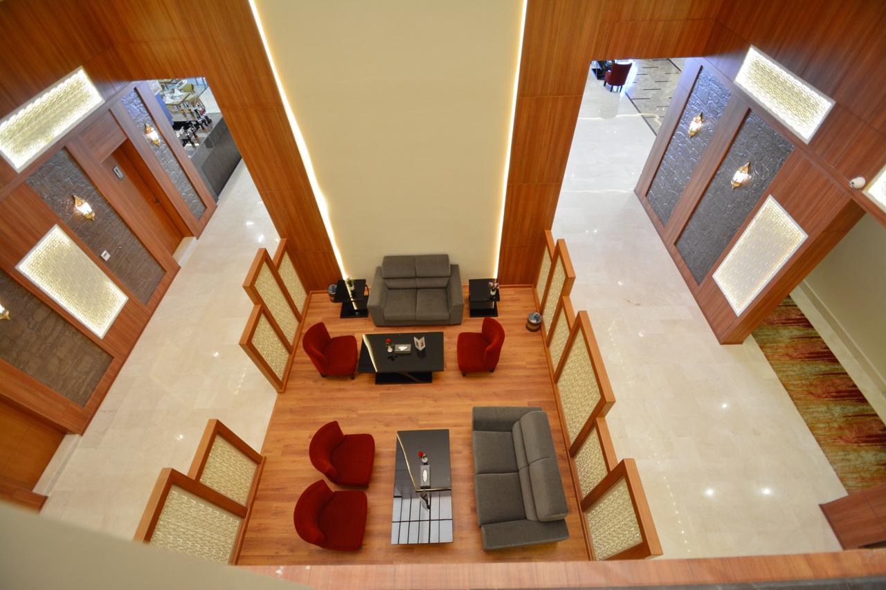 Thwary Hotel Suites リヤード エクステリア 写真