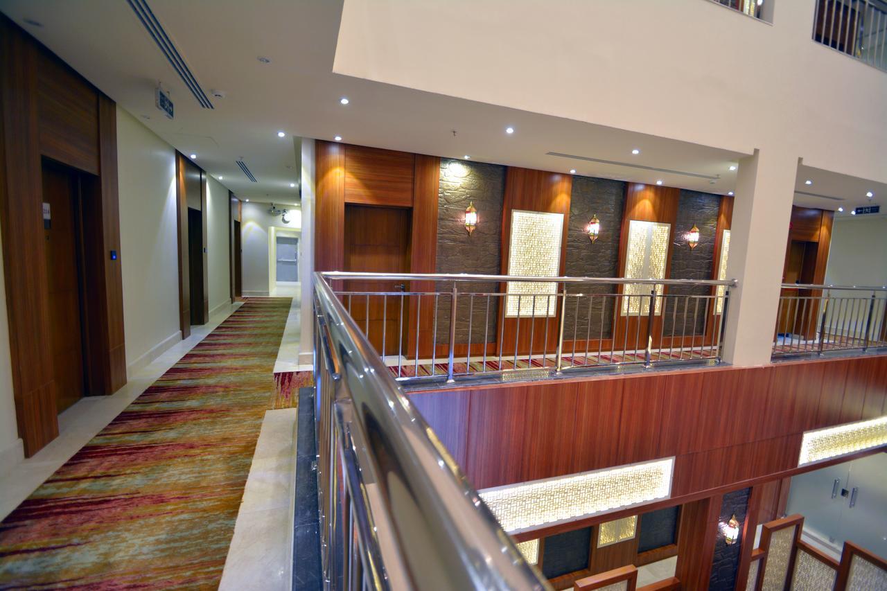Thwary Hotel Suites リヤード エクステリア 写真