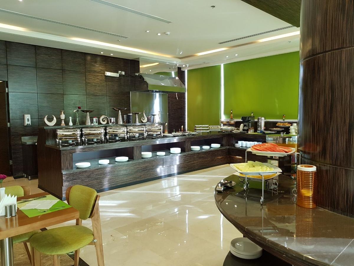 Thwary Hotel Suites リヤード エクステリア 写真